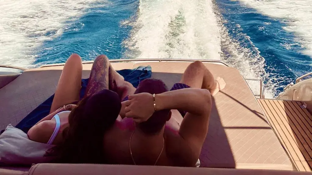 Dafina Zeqiri publikon momente romantike me të dashurin e ri