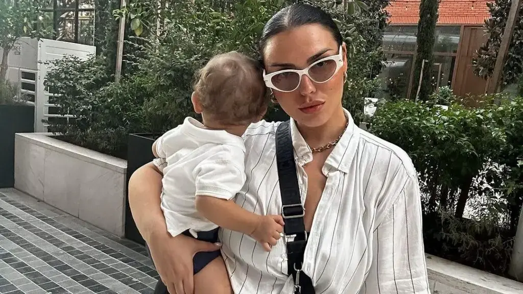 Shoqet e Einxhel, moderatoret e njohura po kujdesen kaq bukur për djalin e saj (Foto)