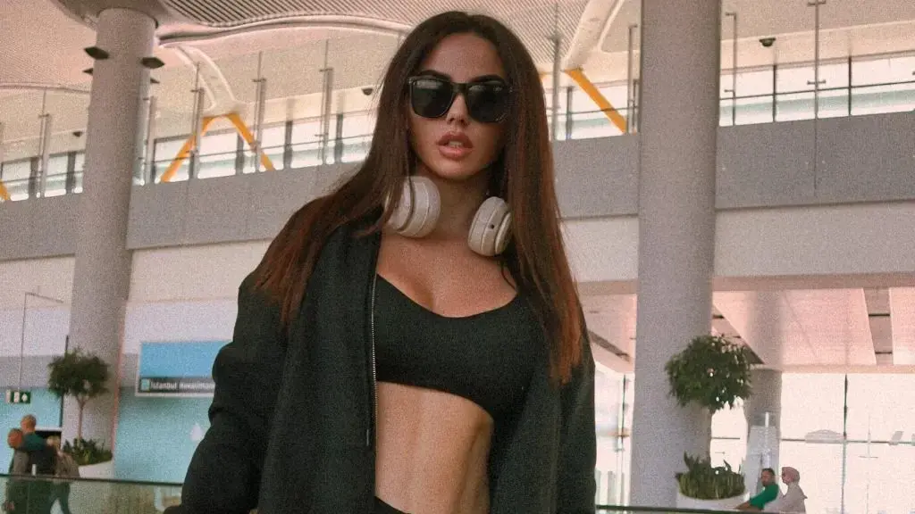 Këngëtarja kosovare i’a sheh hajrin Tik Tok-ut, blen shtëpi me fitimet nga ky rrjet
