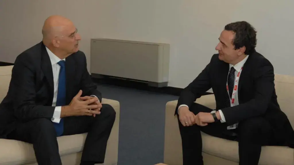 Kurti me ministrin e grek të Mbrojtjes diskuton për sulmin në Banjskë dhe për patrullimin e kufirit verior