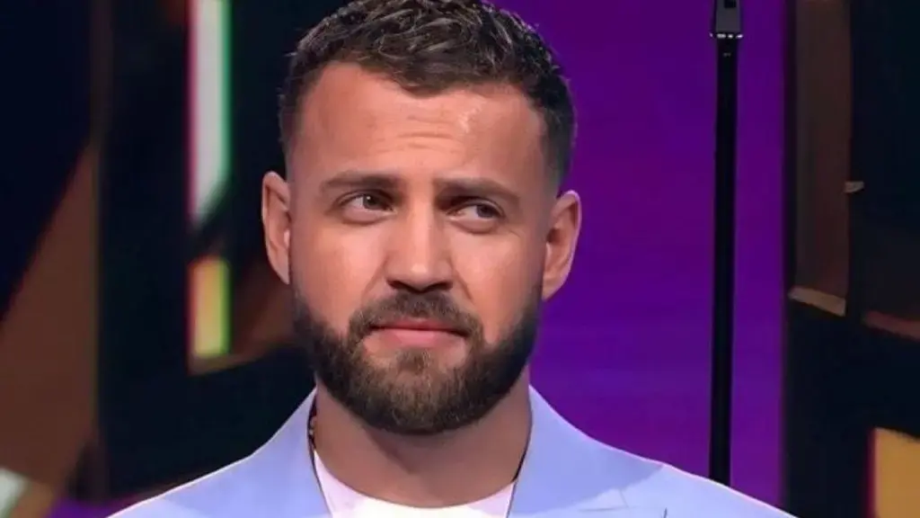 E akuzuan për përdorimin e saj por Luizi e gjen fjalën e tij të fashme në Abetare