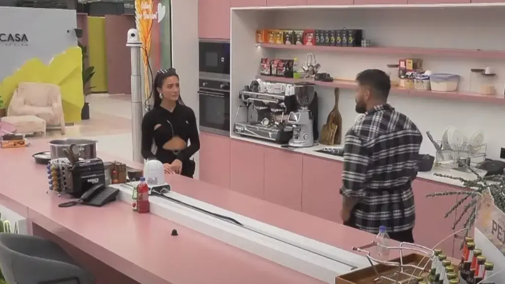 Azemi ‘shtanget’ nga propozimi që i bëri Alba