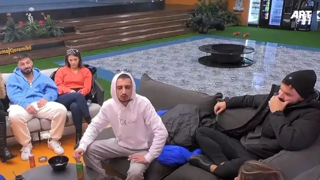 Gani Gërmia befason banorët kur u tregon bakshishin më të madh që mori si kamarier