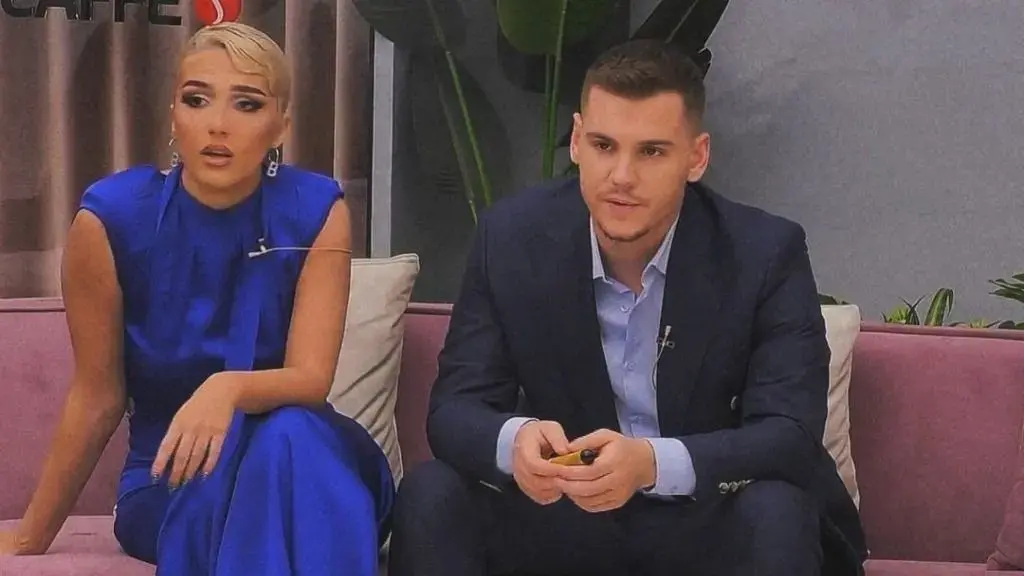 “O m’ka marr malli me të thanë Kadri”, Iliriana shkrin së qeshuri me mënyren si e thërret burrin e saj