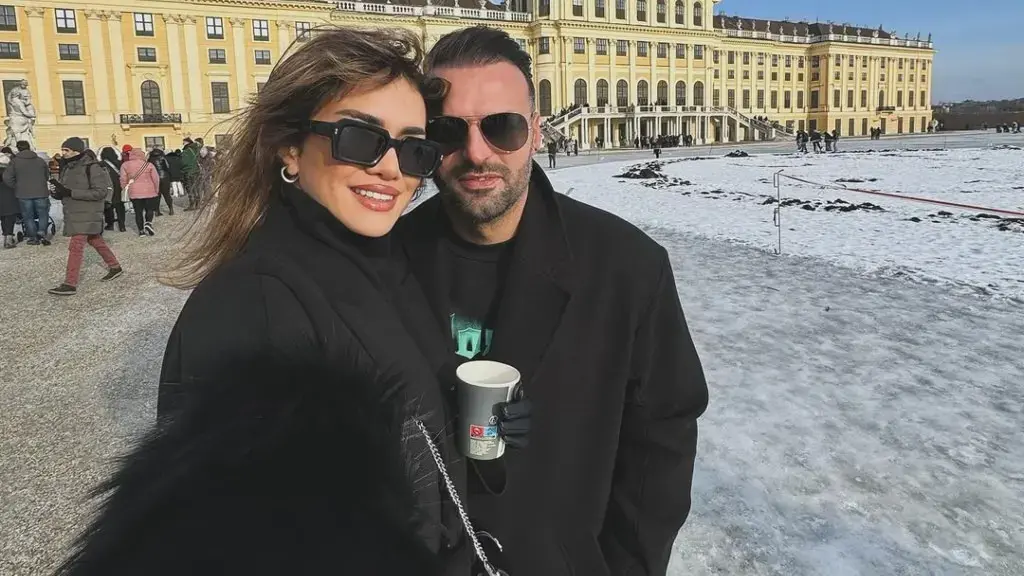 Moderatorja Kaltrina i drejtohet burrit publikisht: Nuk t’pres asnjë minutë më (Video)