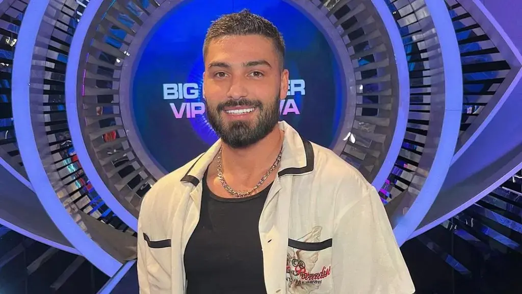 Azemi publikon momentet më të ëmbla me nënën e tij, qenka kaq zonjë