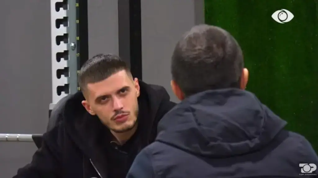 Këngëtari nga Kosova Bardhi, ‘gënjen’ për moshën në Big Brother Vip Albania, ja sa vjeç është në të vërtetë