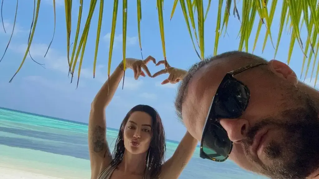 Dafina publikon foto të ‘zjarrt’ me të dashurin nga Maldivet
