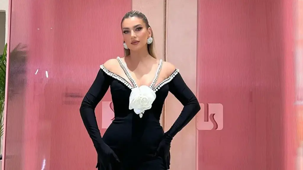 Leonora Jakupi merrë surprizen e papritur nga një fans në dasmë, ky është reagimi i saj