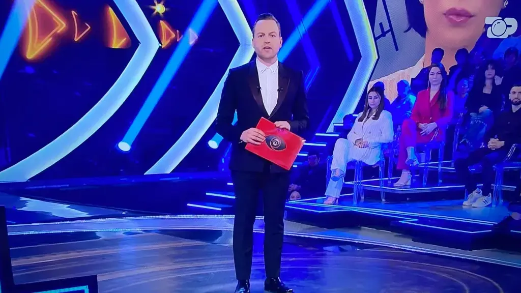 Zarfi i Kuq, ky është dënimi i rëndë që Vëllai i Madh u dha disa prej banorëve