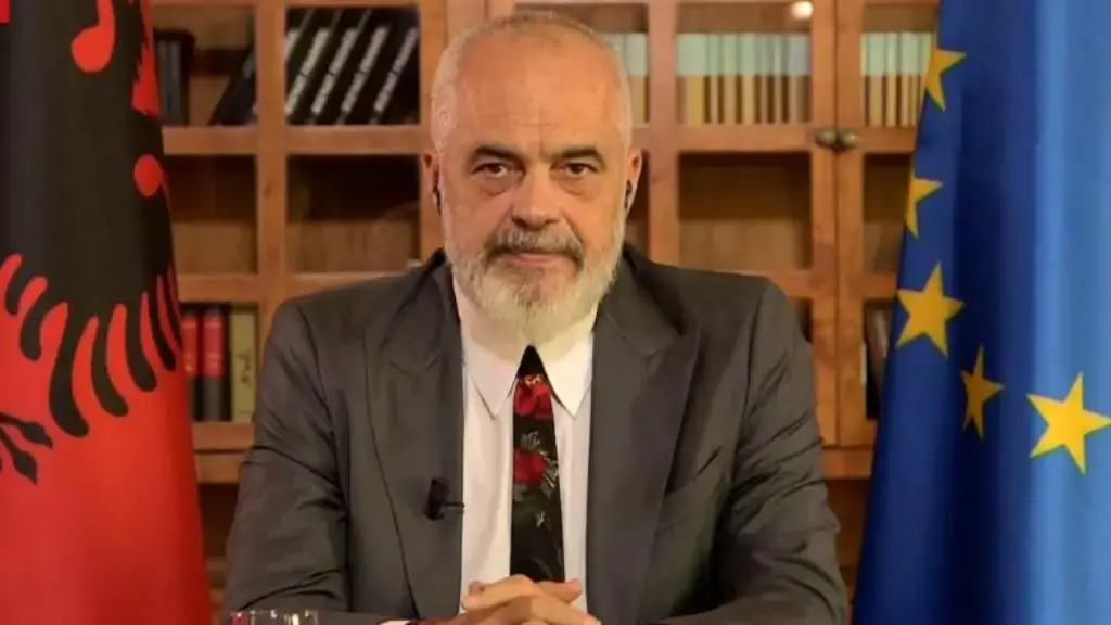 Edi Rama më krenar se kurrë me artistin shqiptar