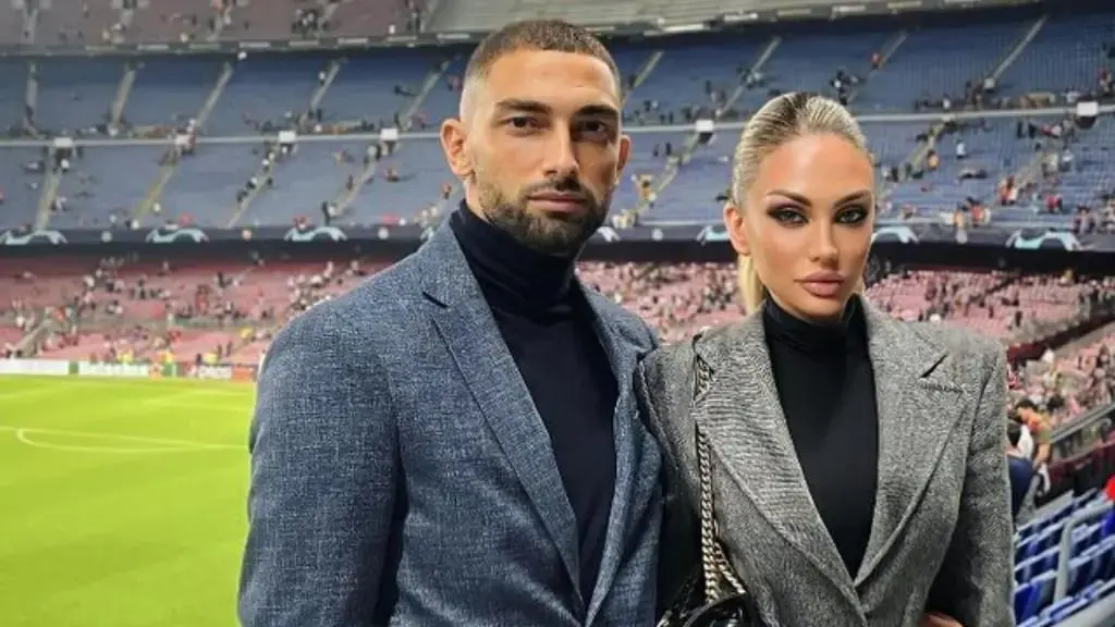 I dha fund martesës me modelen, Eros Grezda fotografohet me këngëtaren e bukur shqiptare