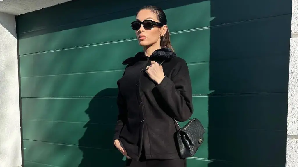 Vetëm “ujë dhe sapun”, nuk do besoni si duket Nora Istrefi pa pikë grimi!
