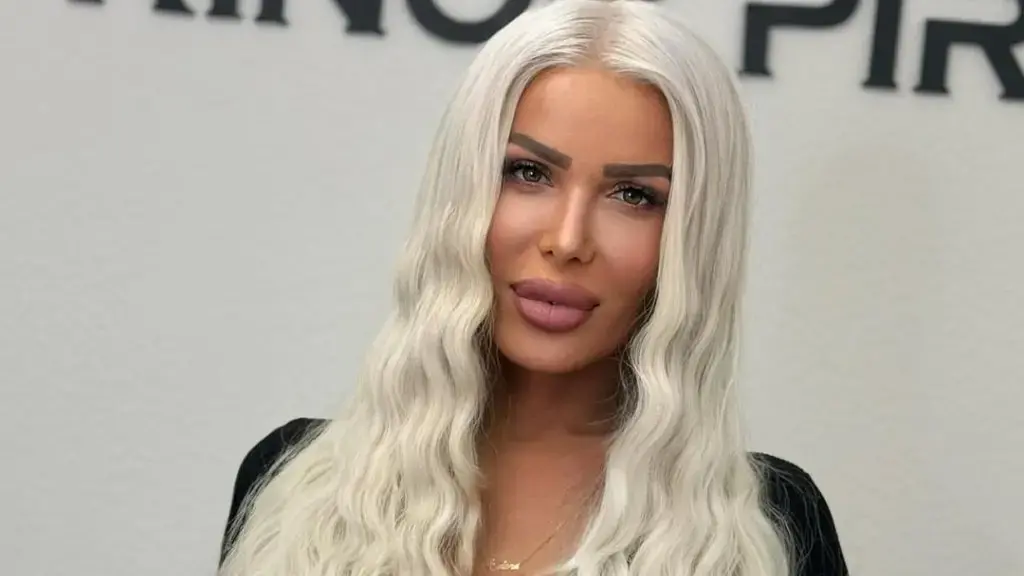 edona james 42370942