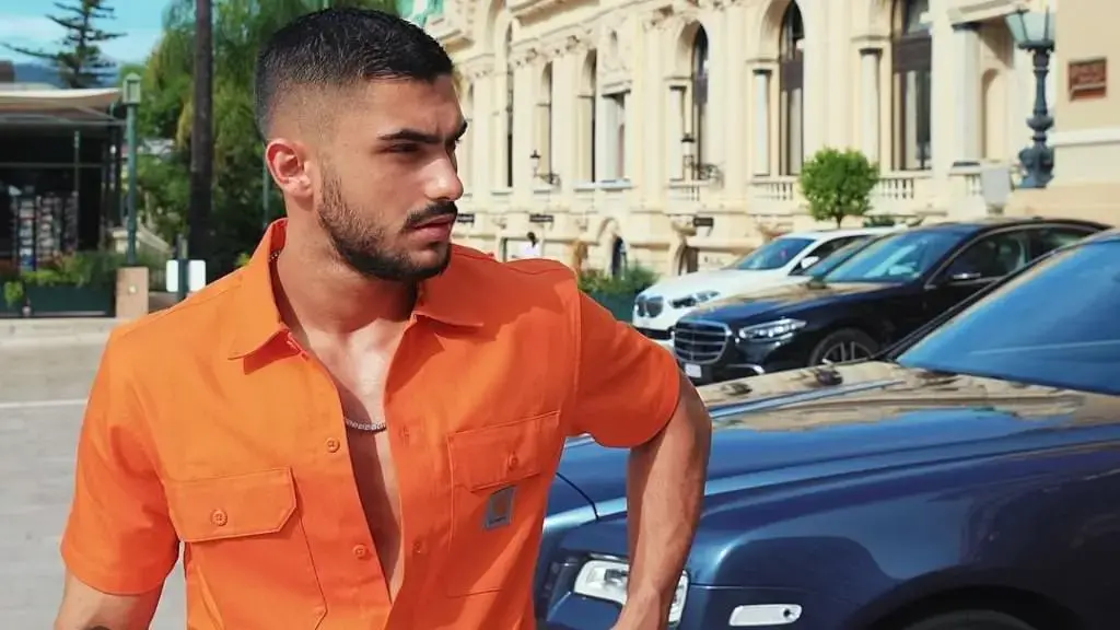 Njeriu i zemrës i bën dedikimin e ëmbël Butrintit për ditëlindje