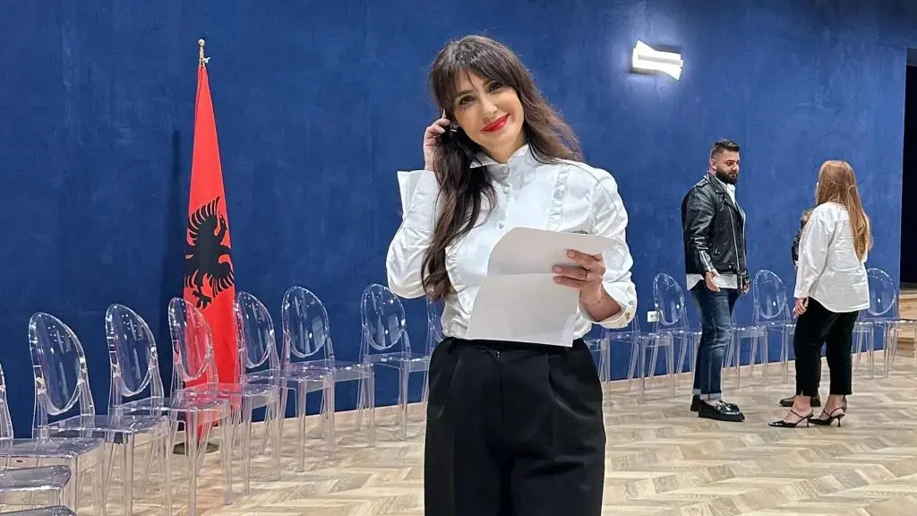 Martohet gazetarja e njohur shqiptare, njihuni me bashkëshortin e saj