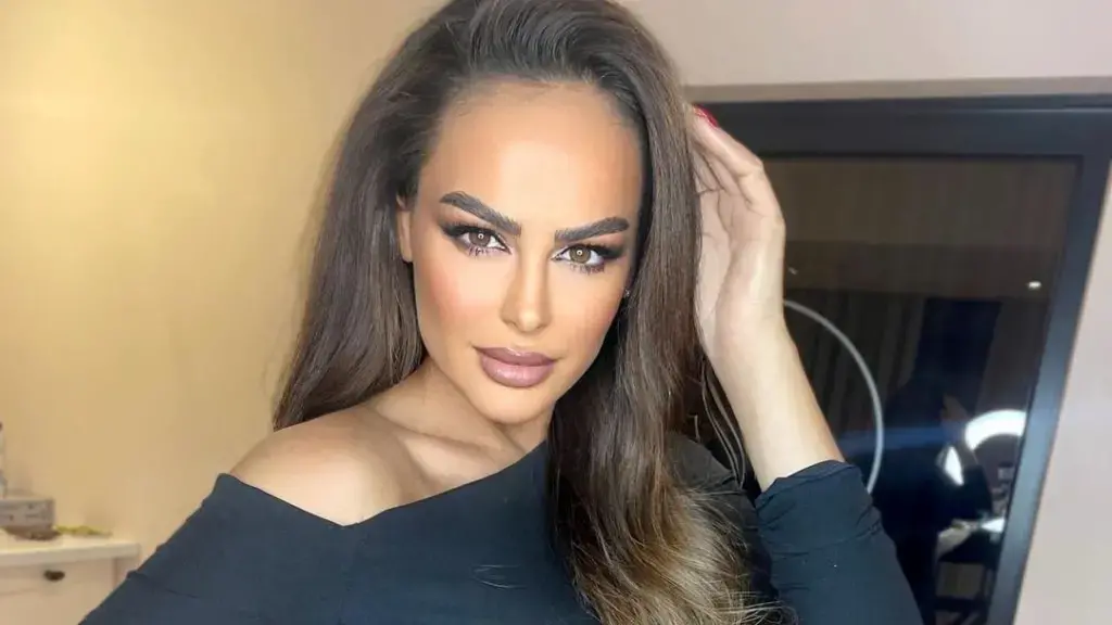 juliana nura 9483095