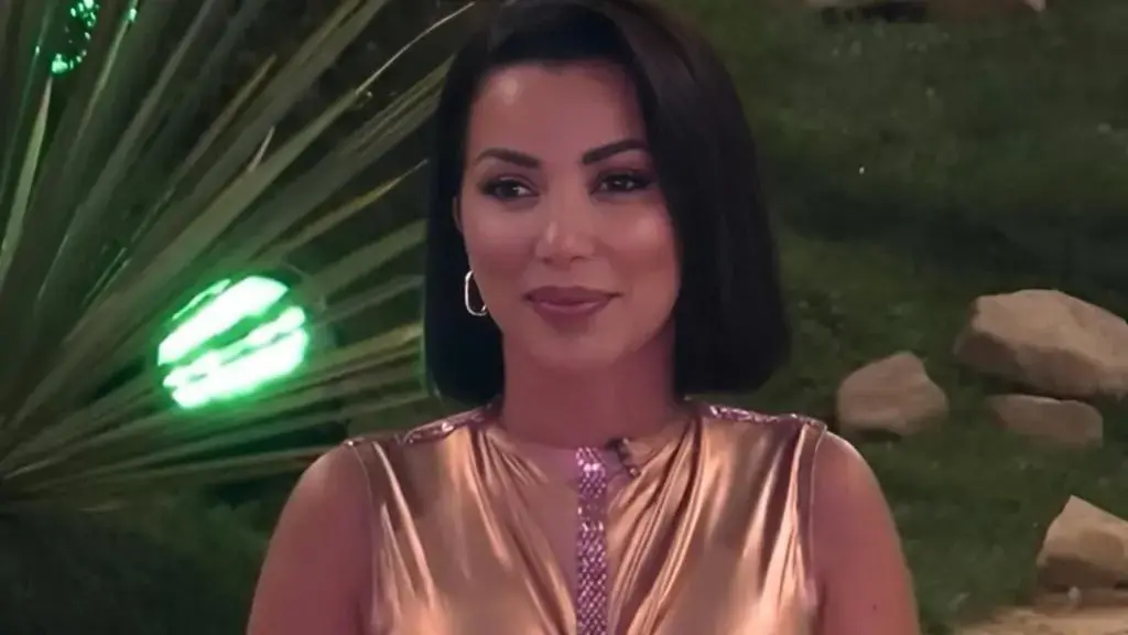 Roza nuk i përmbahet lotëve, merr mesazhin emocionues nga e ëma