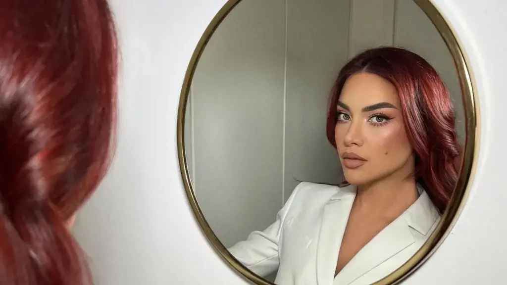 Sara bën veprimin që nuk pritet, duke i mbyllur gojën të gjithëve