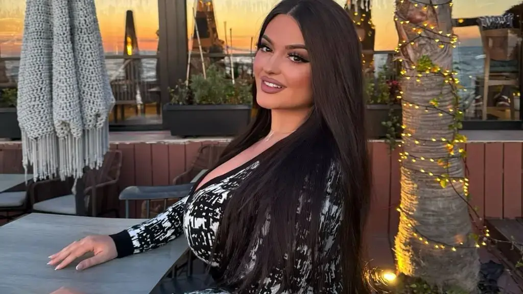 Enca ndryshon pamjen, ja si duket