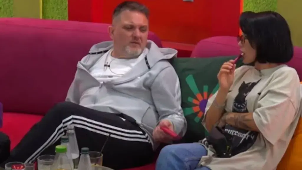 Juli zbulon publikisht sekretin e Rozës!