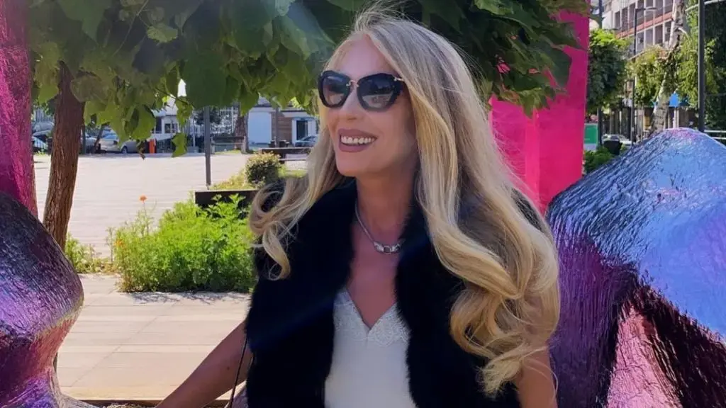 Monika Salihu publikon videon e papritur me bashkëshortin nga pushimet