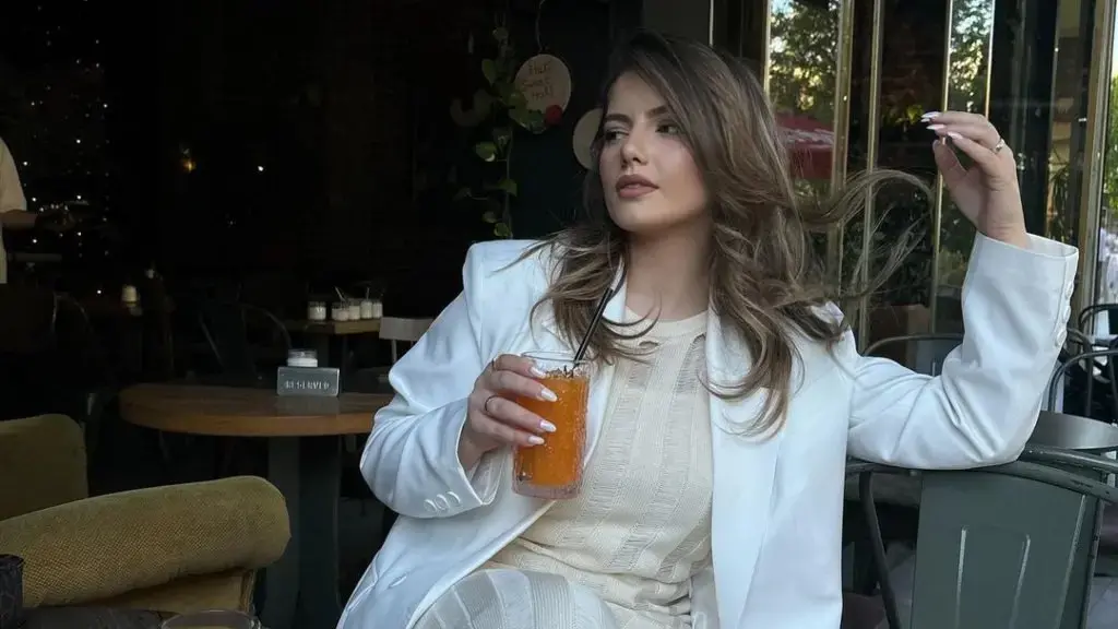 Moderatorja e njohur Pranvera na prezanton me nënën, shikoni sa shumë ngjajnë