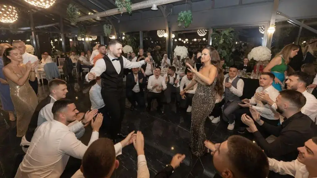 Fejohet djali i Bekim Jasharit, nuk mungojnë fotografitë nga varrezat