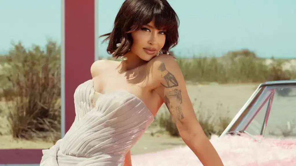 Dafina Zeqiri lë të habitur rojën e sigurisë gjatë një koncerti,  reagimi i tij është epik