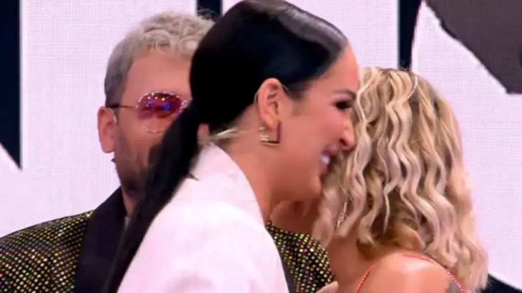 Dy ish banoret e BBVA bëjnë veprimin e papritur në mes të emisionit