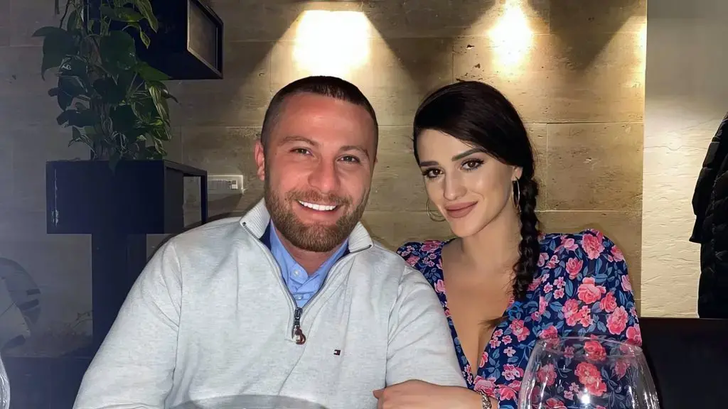 Vajzat e Lyrical Son pozojnë si modele
