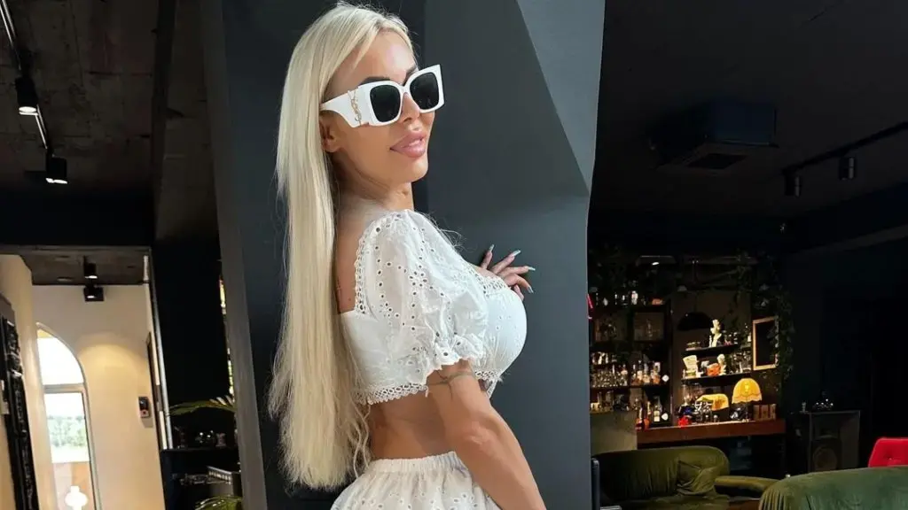 Upps! Edona James paska vath në këtë vend intim