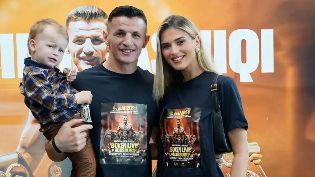 Marigona publikon momente foto romantike në krahët e Robinit
