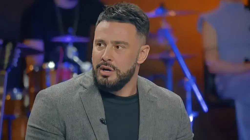 robert-berisha-3434342344432