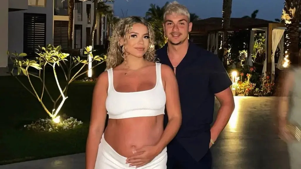 Çifti fitues i ‘Love Island Albania’, Ueda dhe Arlindi zbulojnë portretin e bebit të tyre