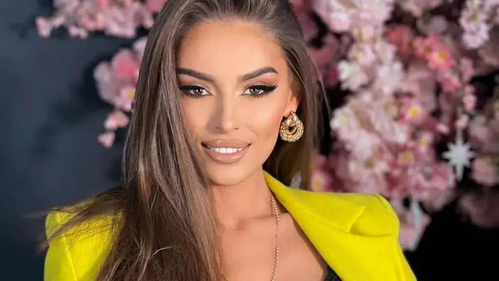 ana lleshi b 75956626474474574757445