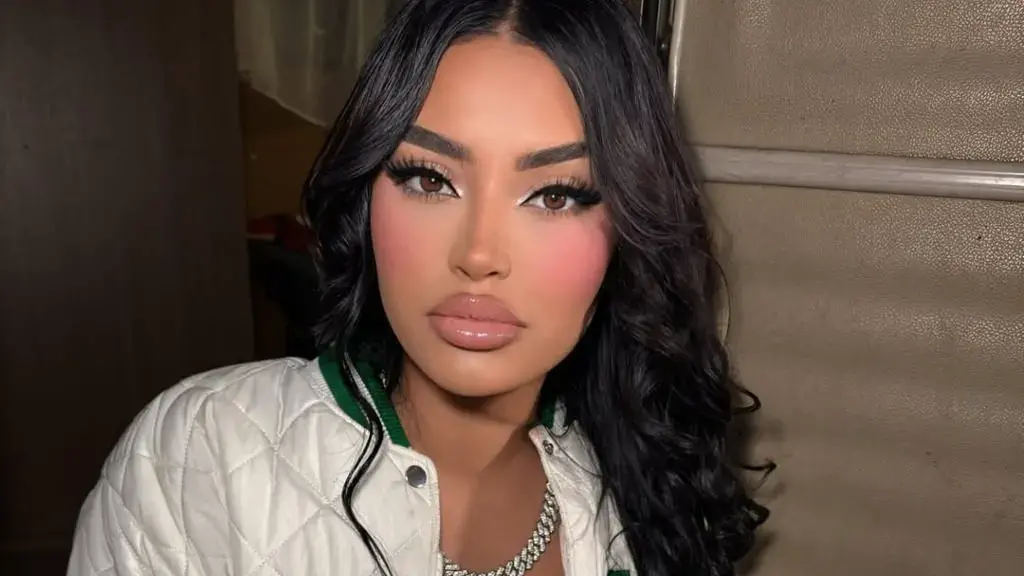 anisa veseli b 3214444470444