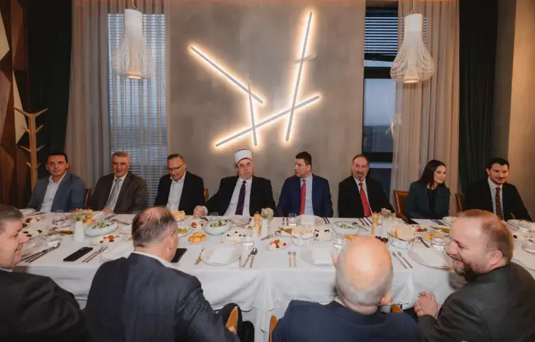 Përkujdesja dhe solidariteti: PDK organizon iftar për Bashkësinë Islame të Kosovës