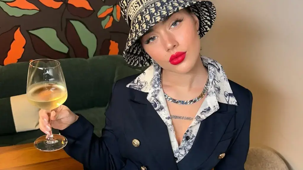 Renee provokon në foton e fundit: Tatuazhet në fytyrë nuk më frikësuan!