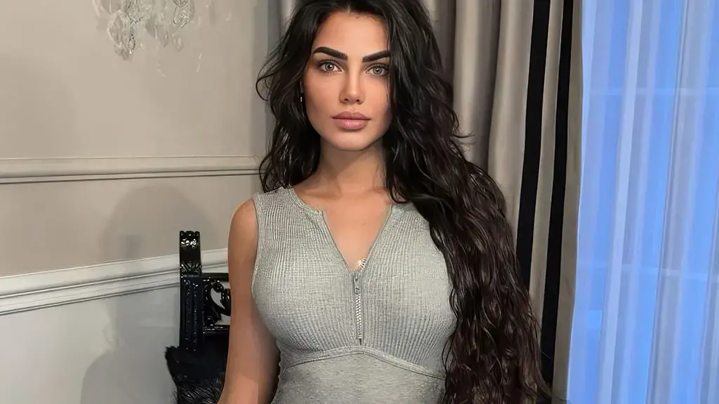morena-taraku-b-358279823
