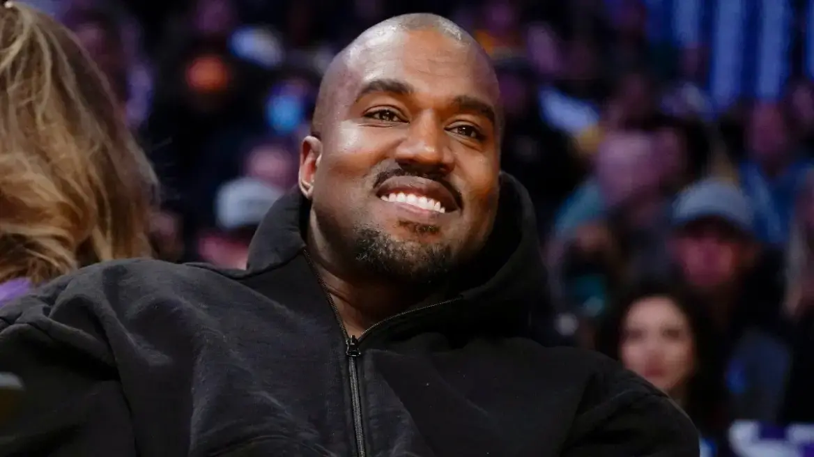 Kanye West mbërrin në Shqipëri për një koncert epik