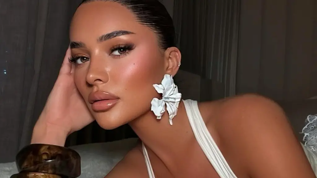 STEPH SYMONDS b 78965425