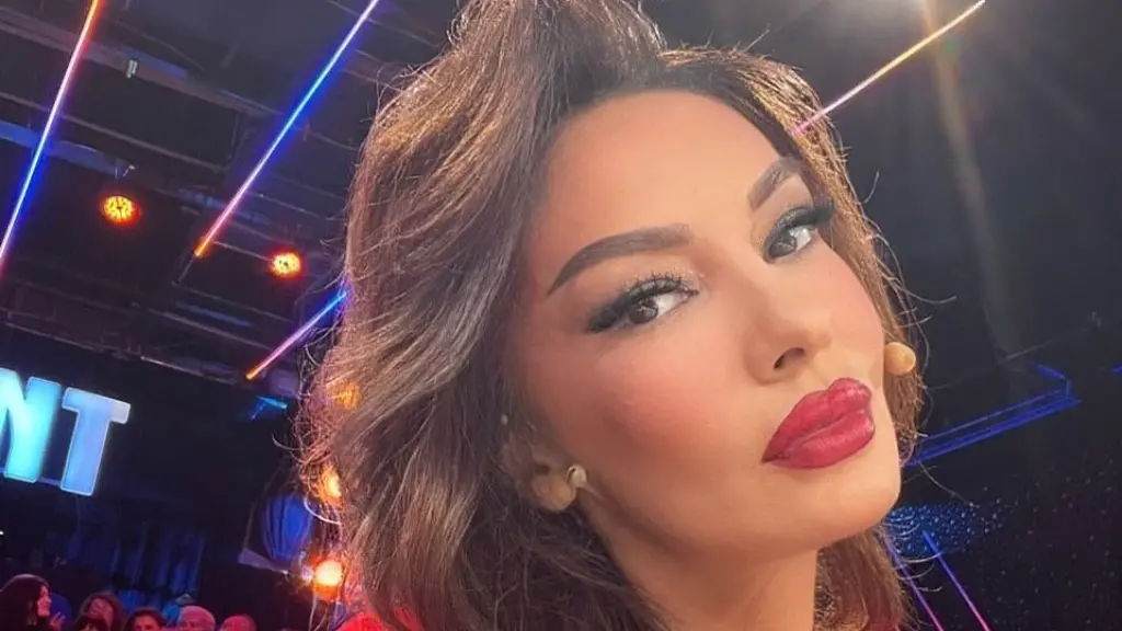 adelina ismaili b 5464737