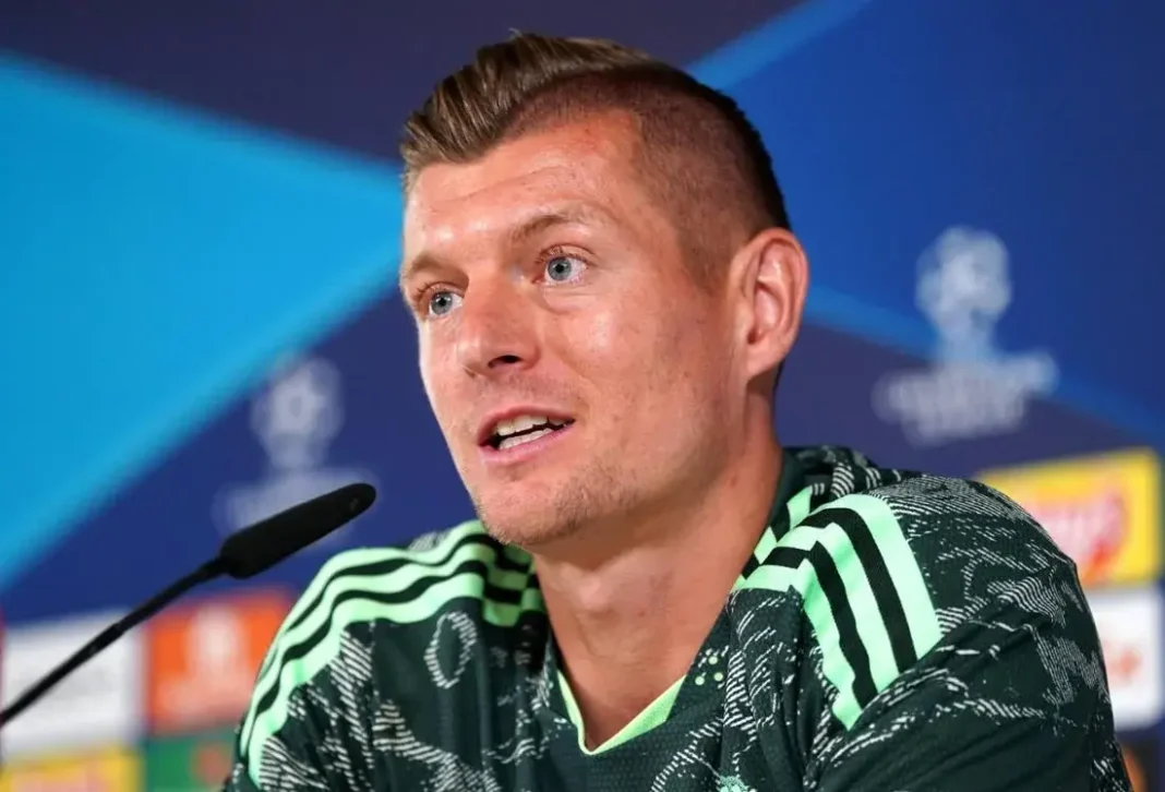 kroos-zbulon-gabimin-e-barcelon-s-mungesa-e-i-igo-mart-nez-dhe-pasojat-e-saj-ws4jn3pv