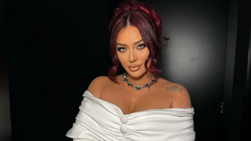 ronela hajati b 584895736