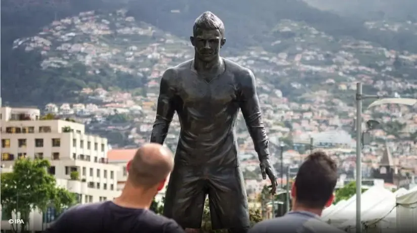 tom-brady-kritikon-statuj-n-e-cristiano-ronaldos-nj-vep-r-e-diskutueshme-dckrz1ej