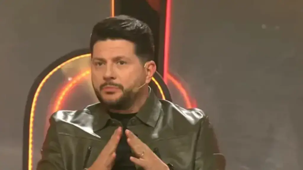 Ermal Mamaqi i bënë ftesë të pazakont Mozës në Ferma Vip