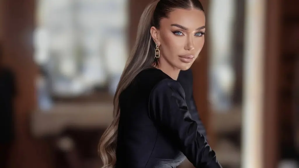 Çfarë fshihet pas 300 mesazheve të Adelina Tahirit në Instagram   Kush ia dërgoi 