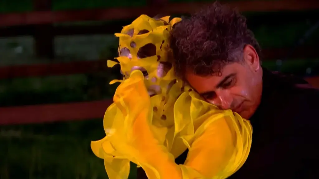 FOTO  Zbulohet e dashura e Klodit  25 vjeçarja që u shfaq me maskë në Ferma VIP