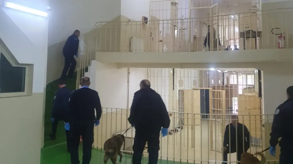 Operacion i gjerë bastisjeje në Qendrën Korrektuese të Dubravës